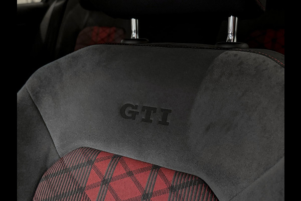 Volkswagen Golf 2.0 TSI GTI TCR |BullX-Uitlaat|Keyless|Panorama|DCC|Camera|
