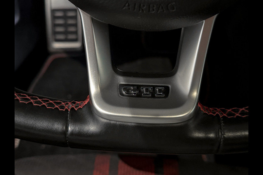 Volkswagen Golf 2.0 TSI GTI TCR |BullX-Uitlaat|Keyless|Panorama|DCC|Camera|