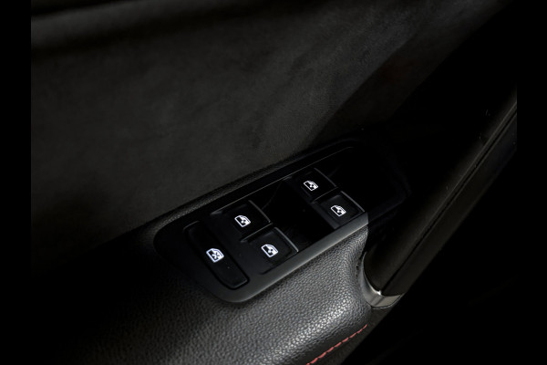 Volkswagen Golf 2.0 TSI GTI TCR |BullX-Uitlaat|Keyless|Panorama|DCC|Camera|