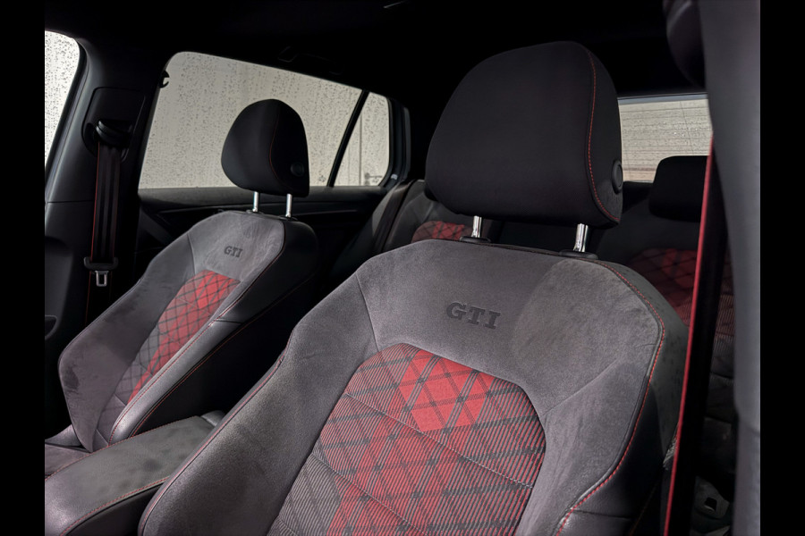 Volkswagen Golf 2.0 TSI GTI TCR |BullX-Uitlaat|Keyless|Panorama|DCC|Camera|