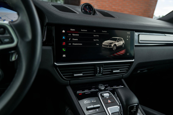 Porsche Cayenne 3.0 E-Hybrid Platinum Edition 4-Wielsturing VOLL