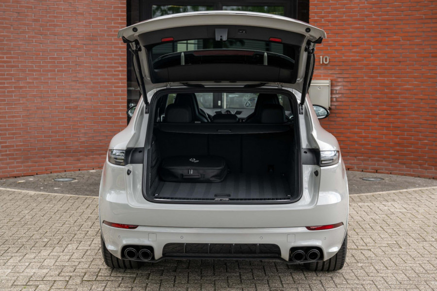 Porsche Cayenne 3.0 E-Hybrid Platinum Edition 4-Wielsturing VOLL
