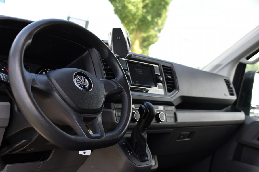 Volkswagen Crafter 35 2.0 TDI L3H3 PB Edition Camera, Cruise, Carplay, automaat, Airco, Trekhaak, Mulitmedia, 140pk, Uniek!