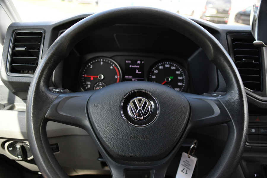 Volkswagen Crafter 35 2.0 TDI L3H3 PB Edition Camera, Cruise, Carplay, automaat, Airco, Trekhaak, Mulitmedia, 140pk, Uniek!