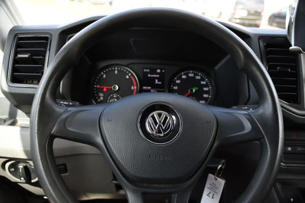 Volkswagen Crafter 35 2.0 TDI L3H3 PB Edition Camera, Cruise, Carplay, automaat, Airco, Trekhaak, Mulitmedia, 140pk, Uniek!