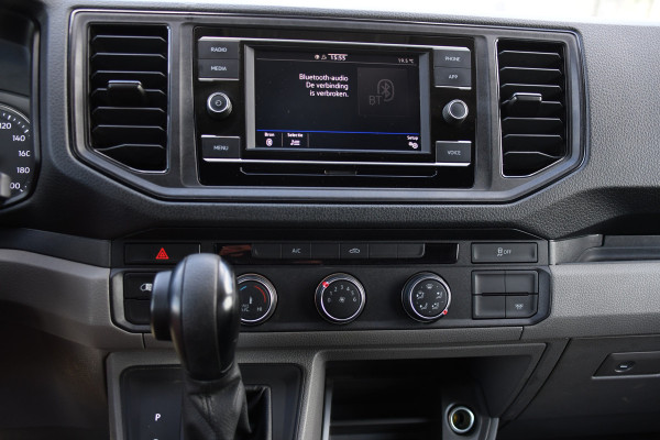 Volkswagen Crafter 35 2.0 TDI L3H3 PB Edition Camera, Cruise, Carplay, automaat, Airco, Trekhaak, Mulitmedia, 140pk, Uniek!