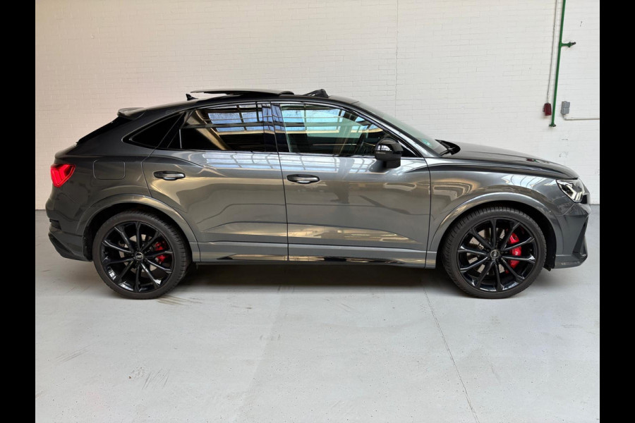 Audi RSQ3 Sportback Automaat 2.5 TFSI 400PK Quattro Daytona Grey, Black Pakket, Alcantara/Half Leder, Schuifdak, 21inch, Trekhaak