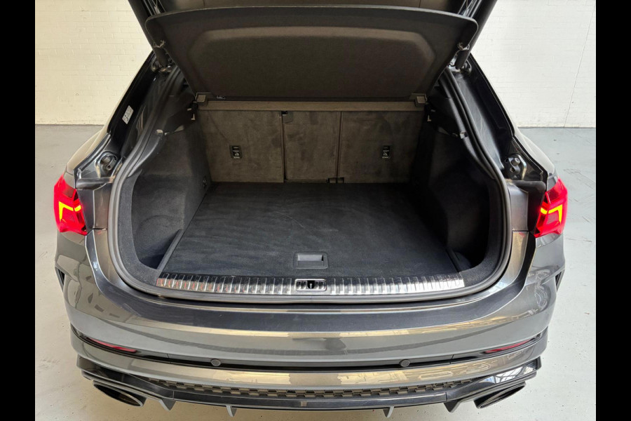 Audi RSQ3 Sportback Automaat 2.5 TFSI 400PK Quattro Daytona Grey, Black Pakket, Alcantara/Half Leder, Schuifdak, 21inch, Trekhaak