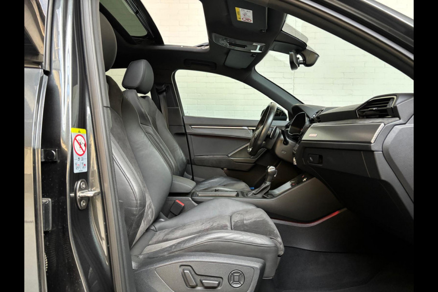 Audi RSQ3 Sportback Automaat 2.5 TFSI 400PK Quattro Daytona Grey, Black Pakket, Alcantara/Half Leder, Schuifdak, 21inch, Trekhaak