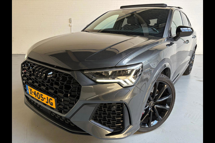 Audi RSQ3 Sportback Automaat 2.5 TFSI 400PK Quattro Daytona Grey, Black Pakket, Alcantara/Half Leder, Schuifdak, 21inch, Trekhaak