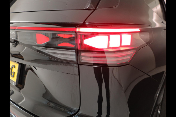Volkswagen Tayron 1.5 eHybrid R-Line Edition 204 pk Automaat (DSG) | Verlengde garantie | Navigatie | Panoramadak | Trekhaak (wegklapbaar) | Parkeersensoren (Park assist) | Achteruitrijcamera | Black Style pakket | R-Line |