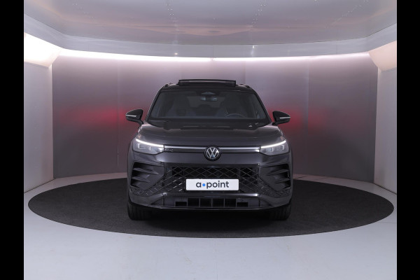 Volkswagen Tayron 1.5 eHybrid R-Line Edition 204 pk Automaat (DSG) | Verlengde garantie | Navigatie | Panoramadak | Trekhaak (wegklapbaar) | Parkeersensoren (Park assist) | Achteruitrijcamera | Black Style pakket | R-Line |