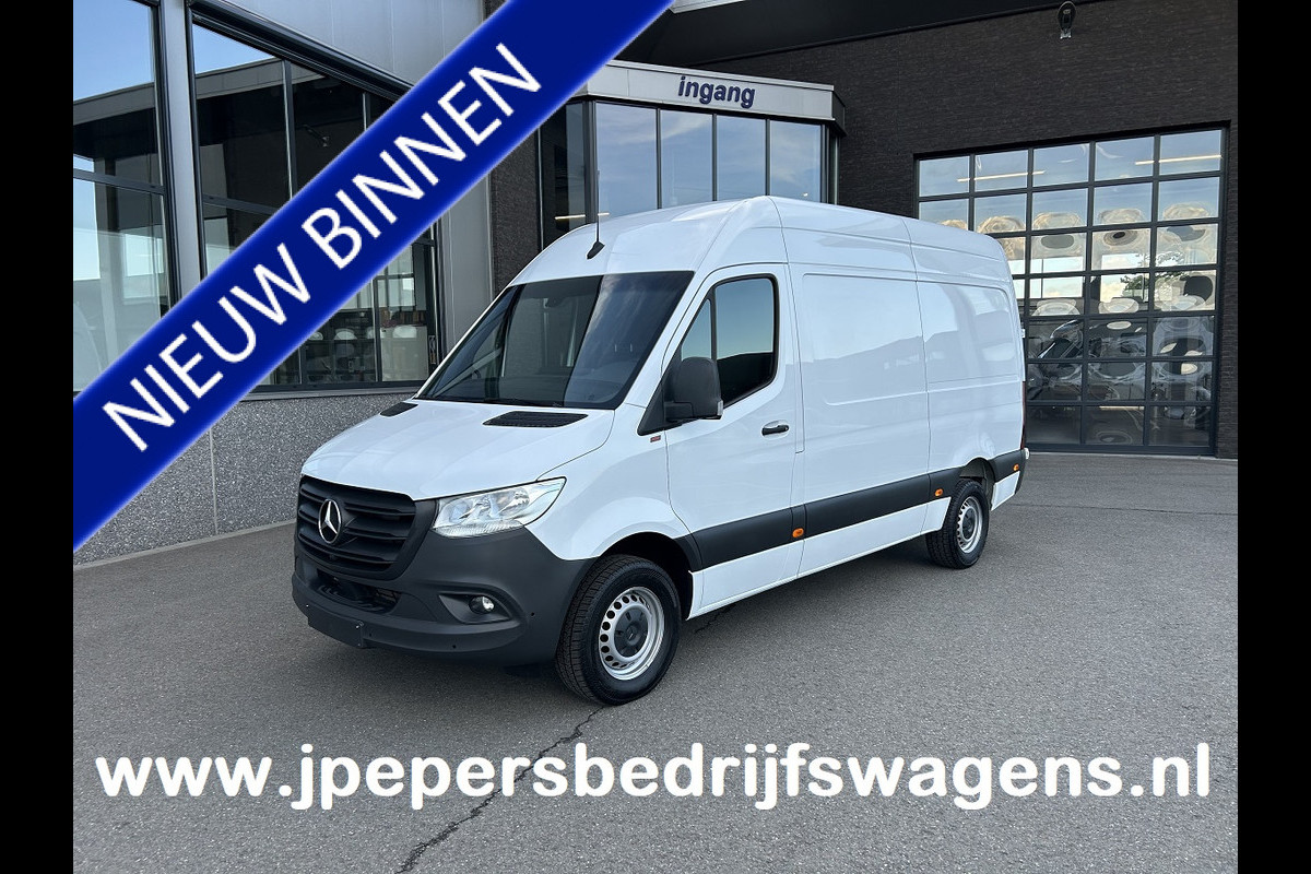 Mercedes-Benz Sprinter 317 CDI L2 H2 360 Camera / MBUX / Navigatie / Parkeersensors / Cruise control / Airco / 270 Graden achterdeuren
