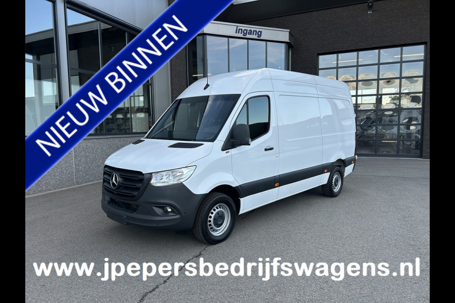 Mercedes-Benz Sprinter 317 CDI L2 H2 360 Camera / MBUX / Navigatie / Parkeersensors / Cruise control / Airco / 270 Graden achterdeuren
