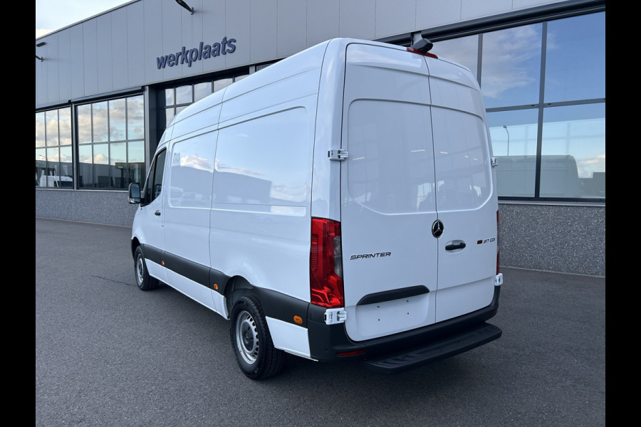 Mercedes-Benz Sprinter 317 CDI L2 H2 360 Camera / MBUX / Navigatie / Parkeersensors / Cruise control / Airco / 270 Graden achterdeuren