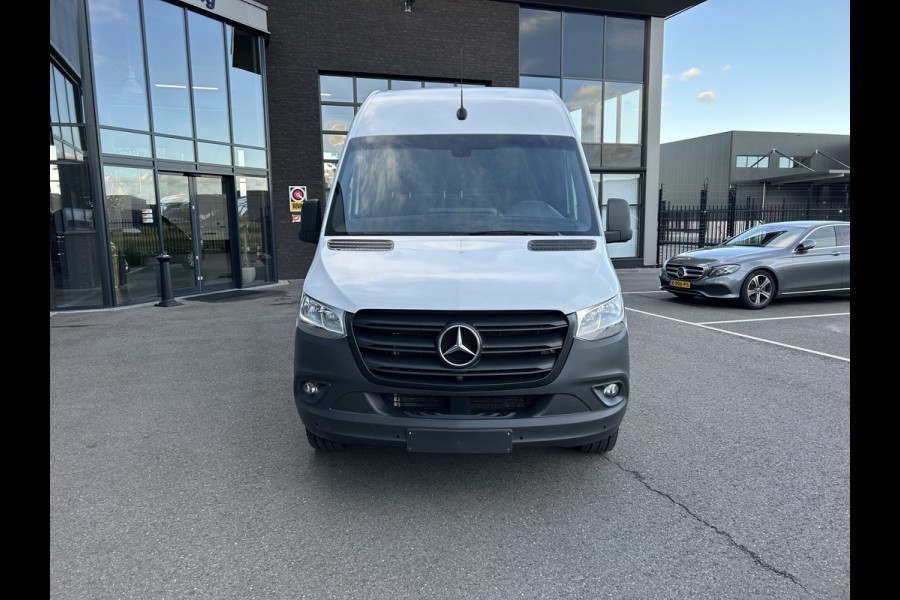 Mercedes-Benz Sprinter 317 CDI L2 H2 360 Camera / MBUX / Navigatie / Parkeersensors / Cruise control / Airco / 270 Graden achterdeuren