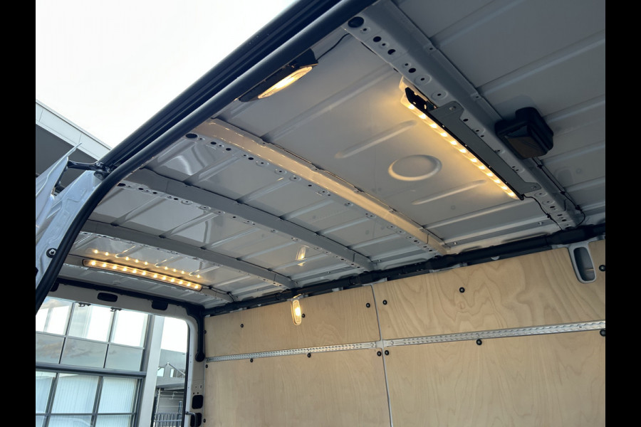 Mercedes-Benz Sprinter 317 CDI L2 H2 360 Camera / MBUX / Navigatie / Parkeersensors / Cruise control / Airco / 270 Graden achterdeuren
