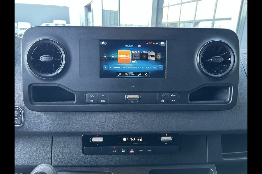 Mercedes-Benz Sprinter 317 CDI L2 H2 360 Camera / MBUX / Navigatie / Parkeersensors / Cruise control / Airco / 270 Graden achterdeuren