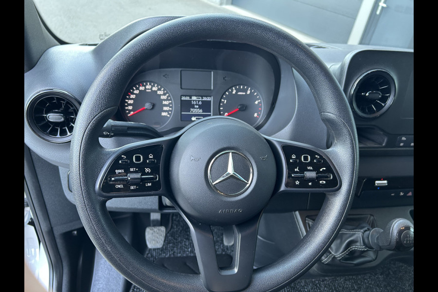 Mercedes-Benz Sprinter 317 CDI L2 H2 360 Camera / MBUX / Navigatie / Parkeersensors / Cruise control / Airco / 270 Graden achterdeuren