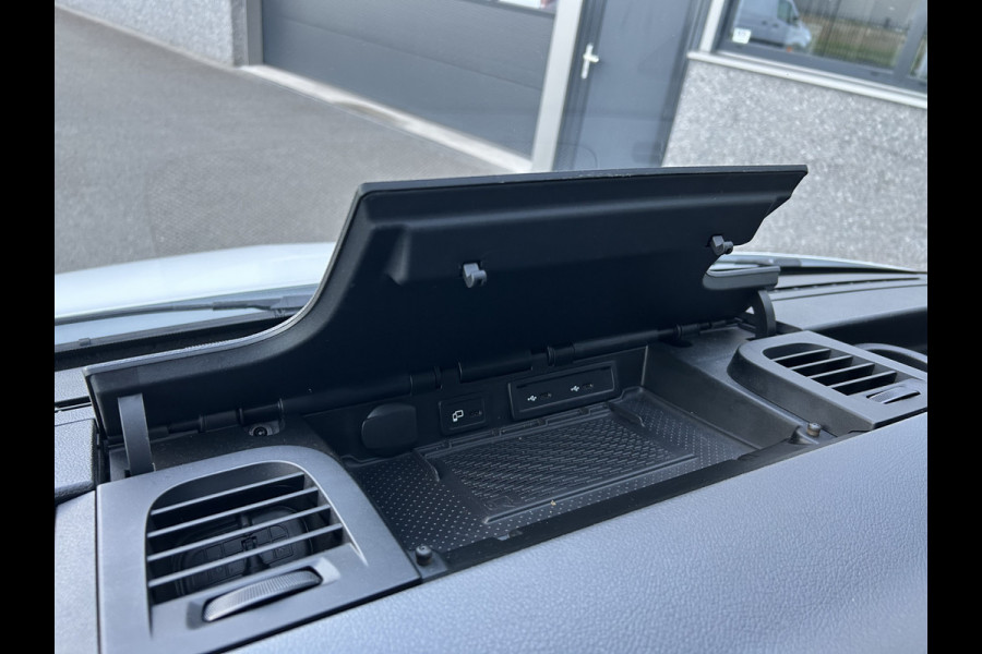 Mercedes-Benz Sprinter 317 CDI L2 H2 360 Camera / MBUX / Navigatie / Parkeersensors / Cruise control / Airco / 270 Graden achterdeuren