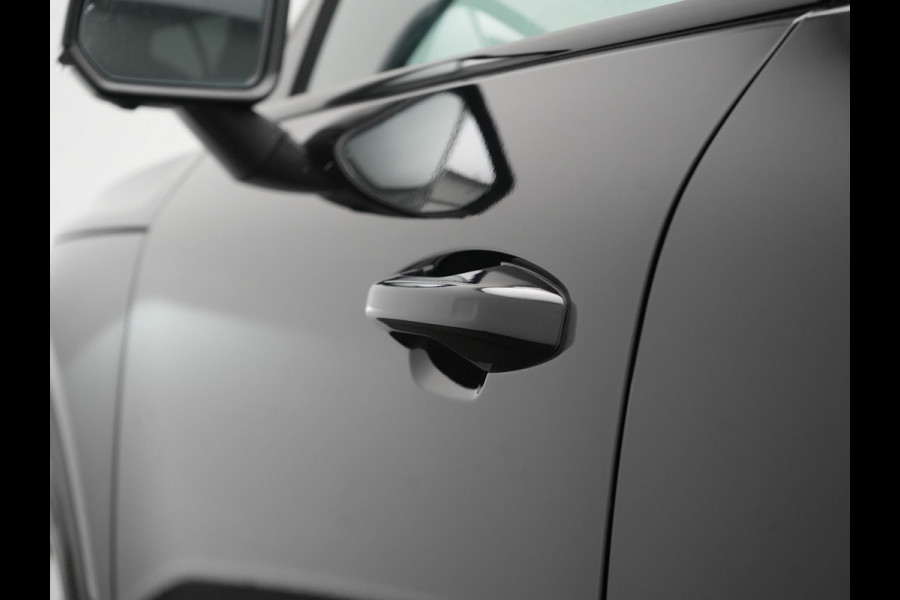 Volvo XC40 Single Motor Extended Range Ultimate 82 kWh 252pk Dealer O.H. | Panodak | Adaptive Cruise | 360 Camera | Harman / Kardon | Warmtepomp | Sportstoelen Memory & Verwarmd | Google Assistent | Keyless | Blis | Stuur Verwarmd | Apple Carplay | DAB | 19"L.M |