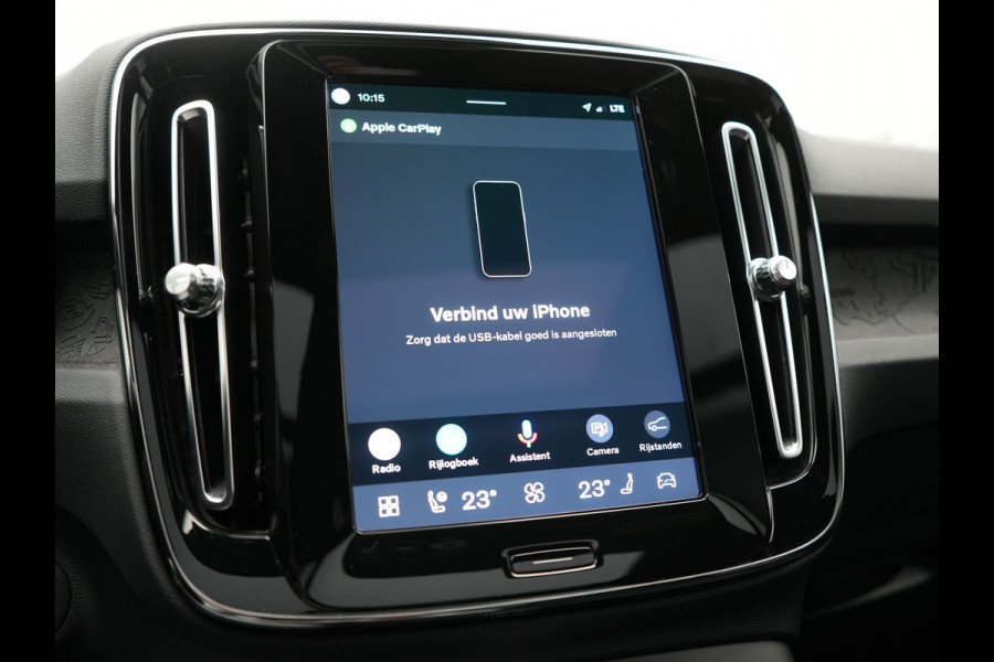 Volvo XC40 Single Motor Extended Range Ultimate 82 kWh 252pk Dealer O.H. | Panodak | Adaptive Cruise | 360 Camera | Harman / Kardon | Warmtepomp | Sportstoelen Memory & Verwarmd | Google Assistent | Keyless | Blis | Stuur Verwarmd | Apple Carplay | DAB | 19"L.M |
