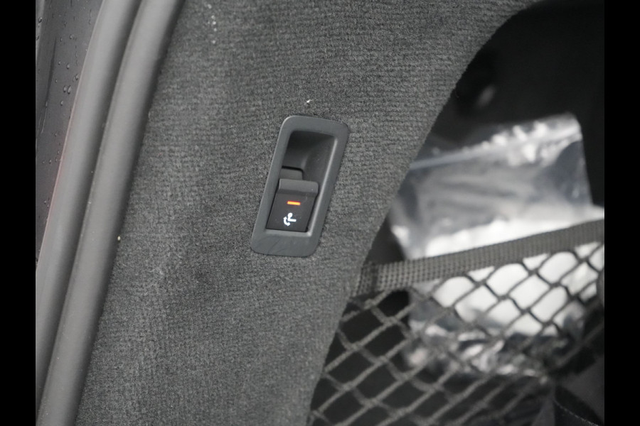 Audi A6 Avant 50 TFSI e Quattro 2x S Line PHEV 300pk Dealer O.H. | Trekhaak Af Fabriek | Panodak | Adaptive Cruise | Camera | Lederen Sportstoelen & Stuur Verwarmd | Blis | Sfeerverlichting | Apple Carplay | Navigatie | DAB | Plug In Hybrid |