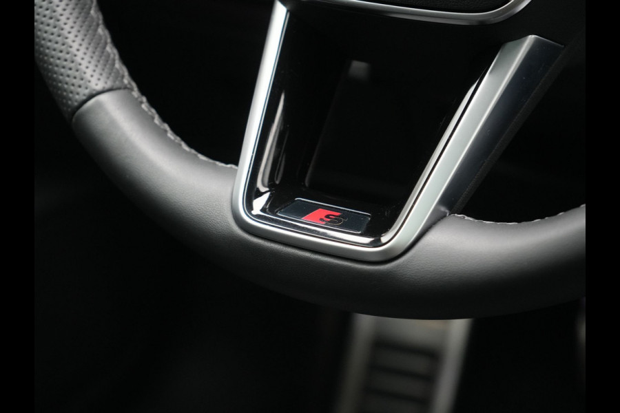 Audi A6 Avant 50 TFSI e Quattro 2x S Line PHEV 300pk Dealer O.H. | Trekhaak Af Fabriek | Panodak | Adaptive Cruise | Camera | Lederen Sportstoelen & Stuur Verwarmd | Blis | Sfeerverlichting | Apple Carplay | Navigatie | DAB | Plug In Hybrid |