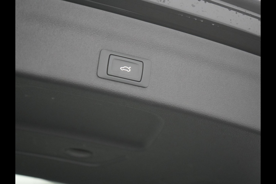 Audi A6 Avant 50 TFSI e Quattro 2x S Line PHEV 300pk Dealer O.H. | Trekhaak Af Fabriek | Panodak | Adaptive Cruise | Camera | Lederen Sportstoelen & Stuur Verwarmd | Blis | Sfeerverlichting | Apple Carplay | Navigatie | DAB | Plug In Hybrid |