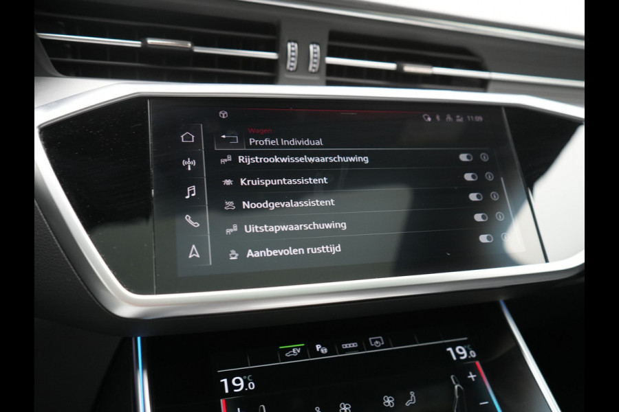 Audi A6 Avant 50 TFSI e Quattro 2x S Line PHEV 300pk Dealer O.H. | Trekhaak Af Fabriek | Panodak | Adaptive Cruise | Camera | Lederen Sportstoelen & Stuur Verwarmd | Blis | Sfeerverlichting | Apple Carplay | Navigatie | DAB | Plug In Hybrid |