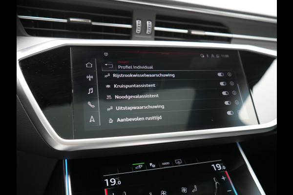 Audi A6 Avant 50 TFSI e Quattro 2x S Line PHEV 300pk Dealer O.H. | Trekhaak Af Fabriek | Panodak | Adaptive Cruise | Camera | Lederen Sportstoelen & Stuur Verwarmd | Blis | Sfeerverlichting | Apple Carplay | Navigatie | DAB | Plug In Hybrid |