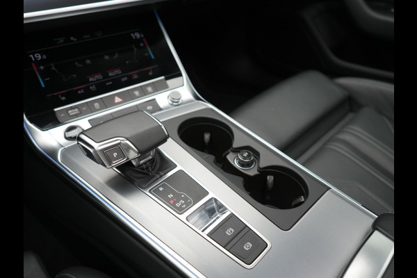 Audi A6 Avant 50 TFSI e Quattro 2x S Line PHEV 300pk Dealer O.H. | Trekhaak Af Fabriek | Panodak | Adaptive Cruise | Camera | Lederen Sportstoelen & Stuur Verwarmd | Blis | Sfeerverlichting | Apple Carplay | Navigatie | DAB | Plug In Hybrid |