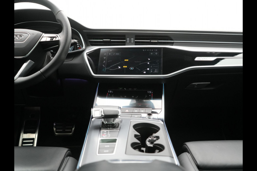 Audi A6 Avant 50 TFSI e Quattro 2x S Line PHEV 300pk Dealer O.H. | Trekhaak Af Fabriek | Panodak | Adaptive Cruise | Camera | Lederen Sportstoelen & Stuur Verwarmd | Blis | Sfeerverlichting | Apple Carplay | Navigatie | DAB | Plug In Hybrid |