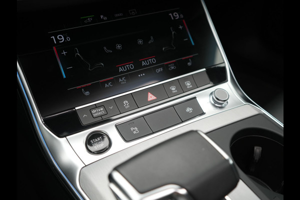 Audi A6 Avant 50 TFSI e Quattro 2x S Line PHEV 300pk Dealer O.H. | Trekhaak Af Fabriek | Panodak | Adaptive Cruise | Camera | Lederen Sportstoelen & Stuur Verwarmd | Blis | Sfeerverlichting | Apple Carplay | Navigatie | DAB | Plug In Hybrid |