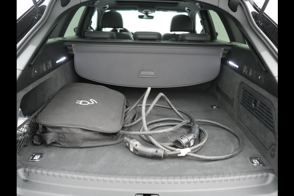 Audi A6 Avant 50 TFSI e Quattro 2x S Line PHEV 300pk Dealer O.H. | Trekhaak Af Fabriek | Panodak | Adaptive Cruise | Camera | Lederen Sportstoelen & Stuur Verwarmd | Blis | Sfeerverlichting | Apple Carplay | Navigatie | DAB | Plug In Hybrid |