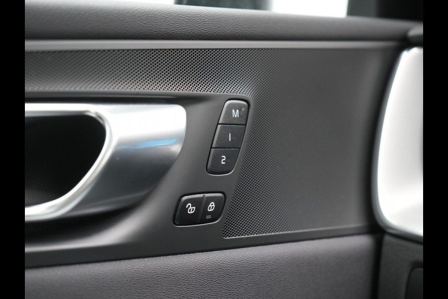 Volvo XC60 T6 AWD Plus Bright LONG RANGE PHEV 350pk Dealer O.H. | Trekhaak Af Fabriek | Panodak | Camera | Lederen Sportstoelen Memory & Verwarmd | Keyless | Stuur Verwarmd | Google Assistent | Apple Carplay | DAB | Plug In Hybrid |