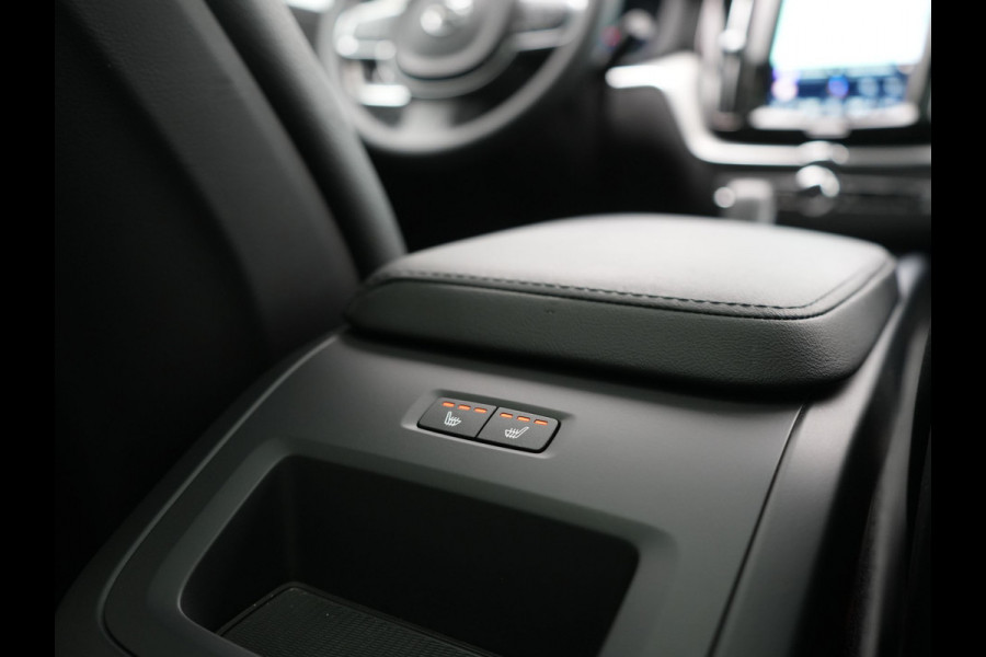Volvo XC60 T6 AWD Plus Bright LONG RANGE PHEV 350pk Dealer O.H. | Trekhaak Af Fabriek | Panodak | Camera | Lederen Sportstoelen Memory & Verwarmd | Keyless | Stuur Verwarmd | Google Assistent | Apple Carplay | DAB | Plug In Hybrid |