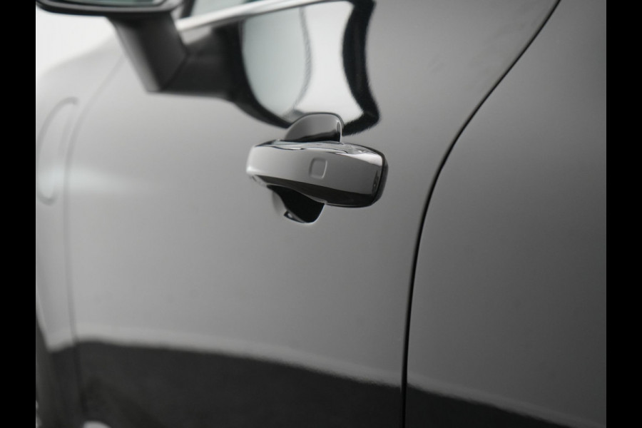 Volvo XC60 T6 AWD Plus Bright LONG RANGE PHEV 350pk Dealer O.H. | Trekhaak Af Fabriek | Panodak | Camera | Lederen Sportstoelen Memory & Verwarmd | Keyless | Stuur Verwarmd | Google Assistent | Apple Carplay | DAB | Plug In Hybrid |