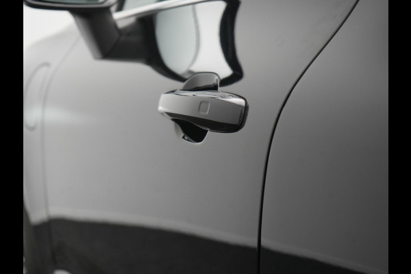 Volvo XC60 T6 AWD Plus Bright LONG RANGE PHEV 350pk Dealer O.H. | Trekhaak Af Fabriek | Panodak | Camera | Lederen Sportstoelen Memory & Verwarmd | Keyless | Stuur Verwarmd | Google Assistent | Apple Carplay | DAB | Plug In Hybrid |