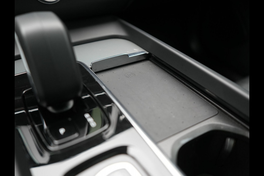 Volvo XC60 T6 AWD Plus Bright LONG RANGE PHEV 350pk Dealer O.H. | Trekhaak Af Fabriek | Panodak | Camera | Lederen Sportstoelen Memory & Verwarmd | Keyless | Stuur Verwarmd | Google Assistent | Apple Carplay | DAB | Plug In Hybrid |