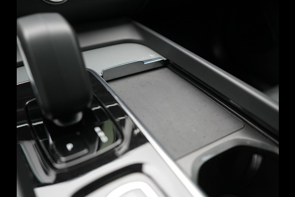 Volvo XC60 T6 AWD Plus Bright LONG RANGE PHEV 350pk Dealer O.H. | Trekhaak Af Fabriek | Panodak | Camera | Lederen Sportstoelen Memory & Verwarmd | Keyless | Stuur Verwarmd | Google Assistent | Apple Carplay | DAB | Plug In Hybrid |