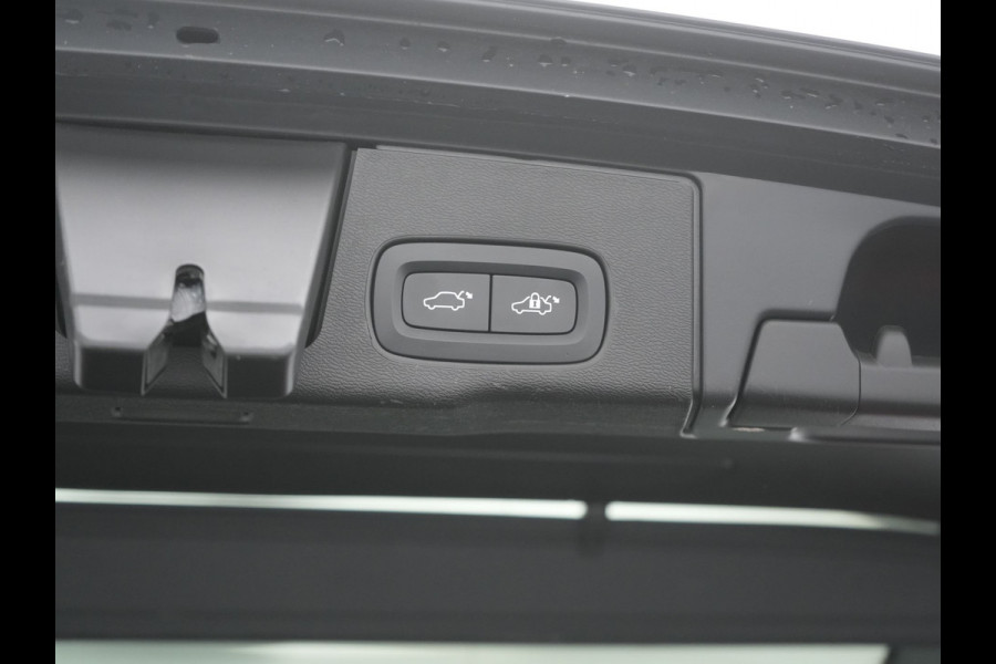 Volvo XC60 T6 AWD Plus Bright LONG RANGE PHEV 350pk Dealer O.H. | Trekhaak Af Fabriek | Panodak | Camera | Lederen Sportstoelen Memory & Verwarmd | Keyless | Stuur Verwarmd | Google Assistent | Apple Carplay | DAB | Plug In Hybrid |