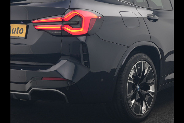 BMW iX3 M Sport 80 kWh 286pk Dealer O.H. | Trekhaak Af Fabriek | Panodak | Head Up | Adaptive Cruise | 360 Camera | Adaptief Onderstel | Harman / Kardon | Lederen Sportstoelen Memory & Verwarmd | Keyless | Blis | Apple Carplay | Sfeerverlichting | Navigatie | DAB | 20"L.M |
