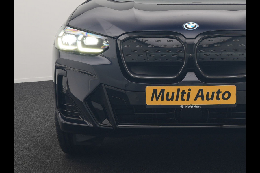 BMW iX3 M Sport 80 kWh 286pk Dealer O.H. | Trekhaak Af Fabriek | Panodak | Head Up | Adaptive Cruise | 360 Camera | Adaptief Onderstel | Harman / Kardon | Lederen Sportstoelen Memory & Verwarmd | Keyless | Blis | Apple Carplay | Sfeerverlichting | Navigatie | DAB | 20"L.M |
