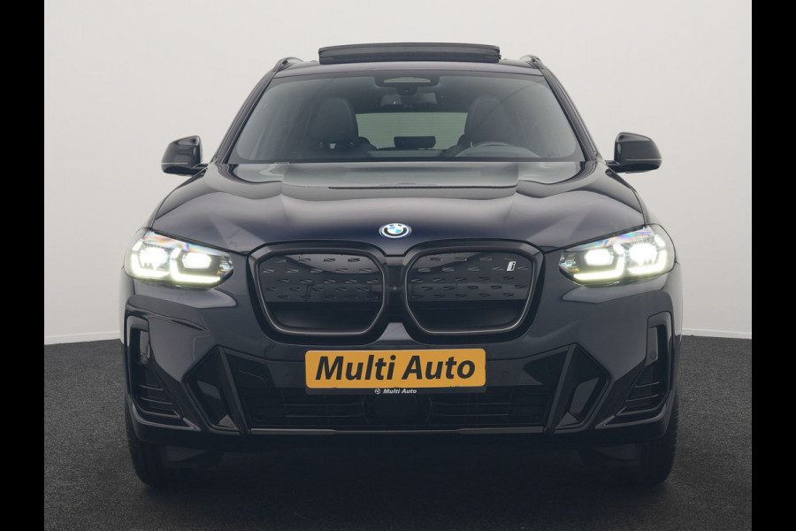 BMW iX3 M Sport 80 kWh 286pk Dealer O.H. | Trekhaak Af Fabriek | Panodak | Head Up | Adaptive Cruise | 360 Camera | Adaptief Onderstel | Harman / Kardon | Lederen Sportstoelen Memory & Verwarmd | Keyless | Blis | Apple Carplay | Sfeerverlichting | Navigatie | DAB | 20"L.M |