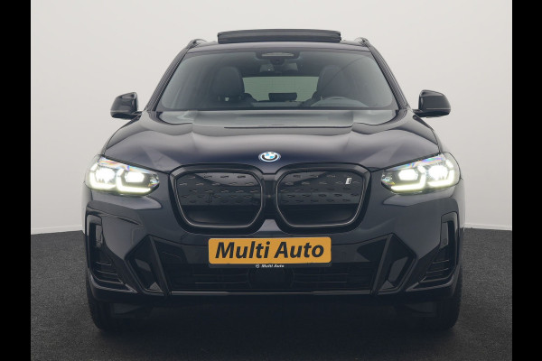 BMW iX3 M Sport 80 kWh 286pk Dealer O.H. | Trekhaak Af Fabriek | Panodak | Head Up | Adaptive Cruise | 360 Camera | Adaptief Onderstel | Harman / Kardon | Lederen Sportstoelen Memory & Verwarmd | Keyless | Blis | Apple Carplay | Sfeerverlichting | Navigatie | DAB | 20"L.M |
