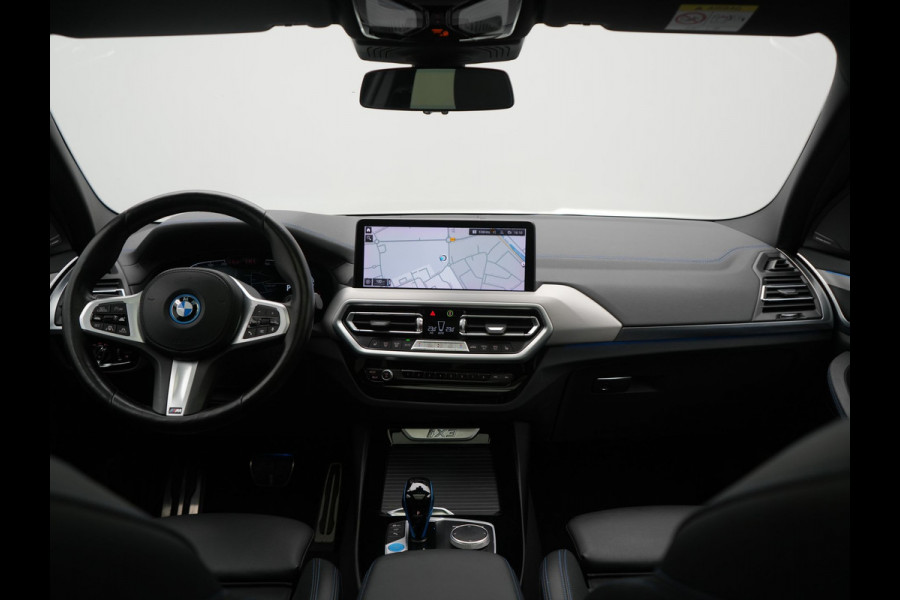 BMW iX3 M Sport 80 kWh 286pk Dealer O.H. | Trekhaak Af Fabriek | Panodak | Head Up | Adaptive Cruise | 360 Camera | Adaptief Onderstel | Harman / Kardon | Lederen Sportstoelen Memory & Verwarmd | Keyless | Blis | Apple Carplay | Sfeerverlichting | Navigatie | DAB | 20"L.M |