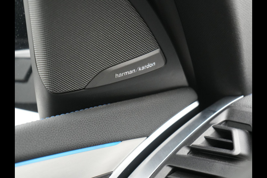 BMW iX3 M Sport 80 kWh 286pk Dealer O.H. | Trekhaak Af Fabriek | Panodak | Head Up | Adaptive Cruise | 360 Camera | Adaptief Onderstel | Harman / Kardon | Lederen Sportstoelen Memory & Verwarmd | Keyless | Blis | Apple Carplay | Sfeerverlichting | Navigatie | DAB | 20"L.M |