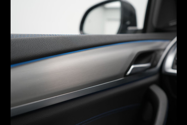 BMW iX3 M Sport 80 kWh 286pk Dealer O.H. | Trekhaak Af Fabriek | Panodak | Head Up | Adaptive Cruise | 360 Camera | Adaptief Onderstel | Harman / Kardon | Lederen Sportstoelen Memory & Verwarmd | Keyless | Blis | Apple Carplay | Sfeerverlichting | Navigatie | DAB | 20"L.M |