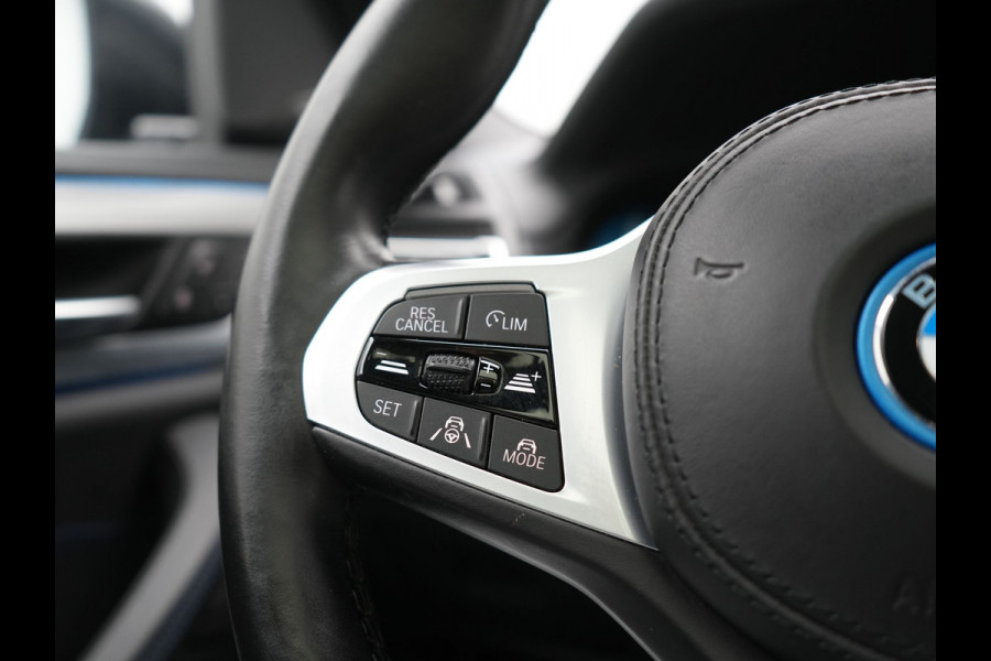 BMW iX3 M Sport 80 kWh 286pk Dealer O.H. | Trekhaak Af Fabriek | Panodak | Head Up | Adaptive Cruise | 360 Camera | Adaptief Onderstel | Harman / Kardon | Lederen Sportstoelen Memory & Verwarmd | Keyless | Blis | Apple Carplay | Sfeerverlichting | Navigatie | DAB | 20"L.M |